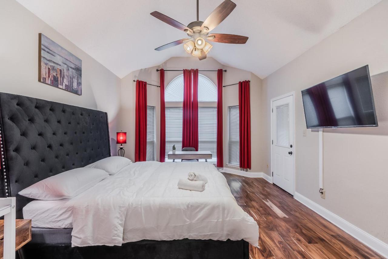 אלן * *Astounding House **Perfect For Family And Friends , Pool , Hot Tub, & Game Room מראה חיצוני תמונה